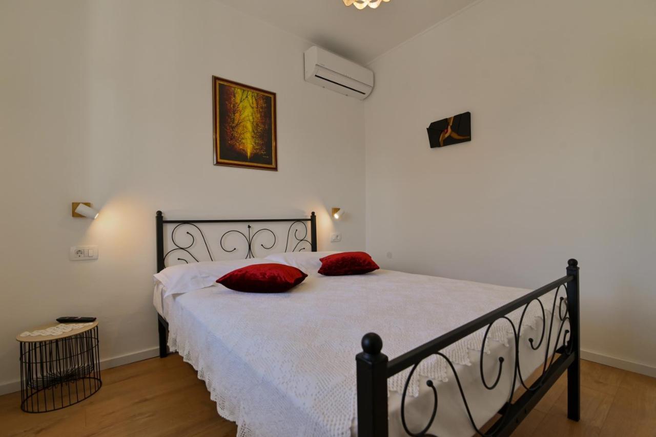 Apartments Art Trogir Exteriör bild